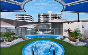 Mooloolaba Beach Club Paradise 2 Bedroom Apartment